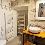 Masia Aubareda Bed & Breakfast