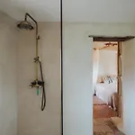 Masia Aubareda Bed & Breakfast 4*