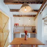 Masia Aubareda 4* San Martín de Tous