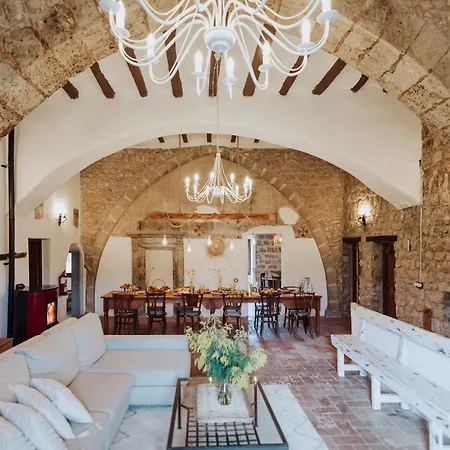 Bed & Breakfast Masia Aubareda 4*
