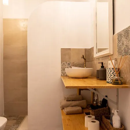 Masia Aubareda Bed & Breakfast
