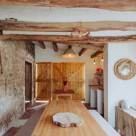 Bed & Breakfast Masia Aubareda