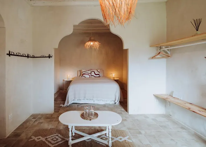 Alojamento de Acomodação e Pequeno-almoço Masia Aubareda 4*